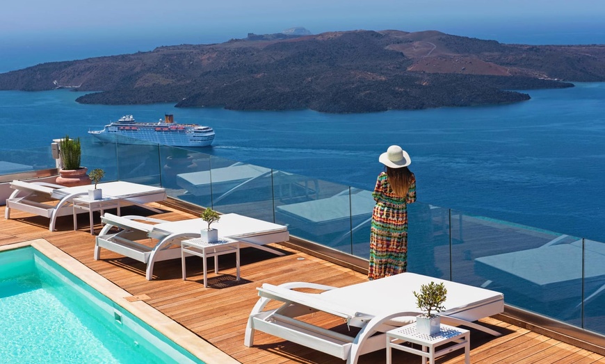 Image 3: ✈ SANTORIN | Fira - Athina Luxury Suites 5* - Vue panoramique