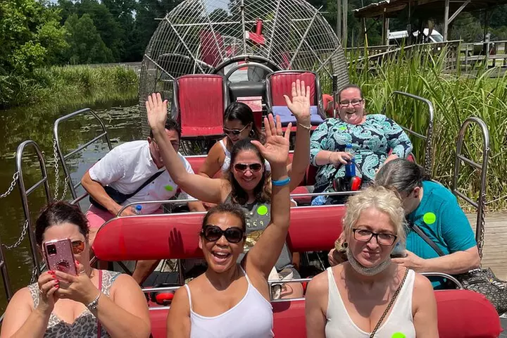 Airboat Swamp and Destrehan Plantation Tour from New Orleans