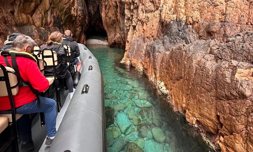 Image 12: excursion demi-journée /snorkeling calanques de piana-capo rosso