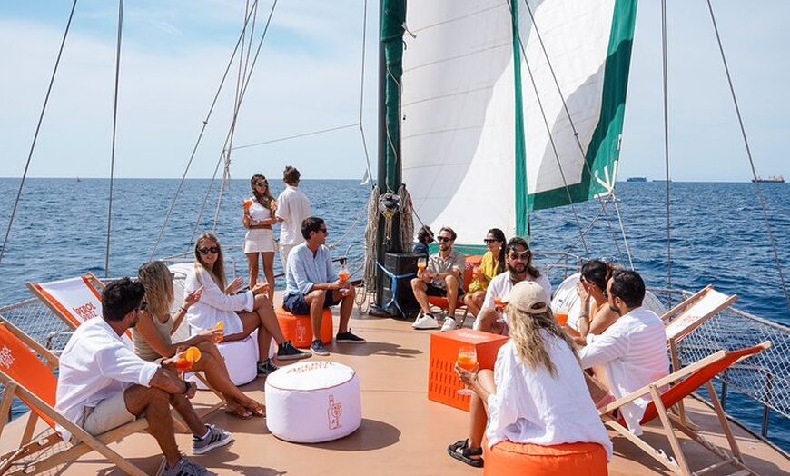 Image 16: Crucero en barco por Aperol Spritz
