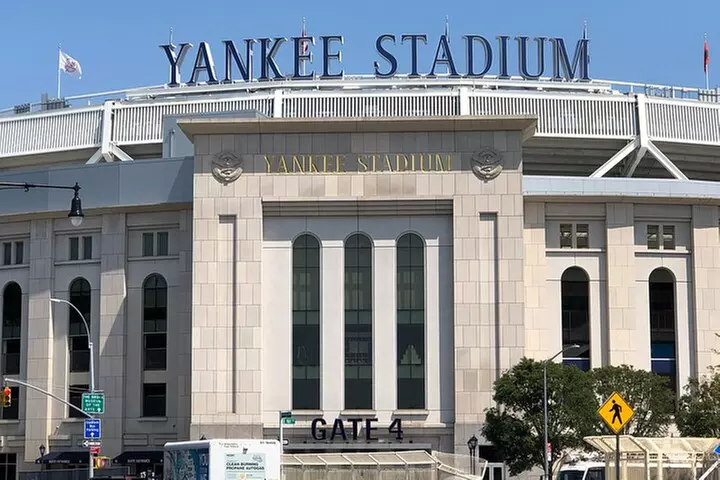 Ultimate Bronx Zoo & Yankee Stadium Bus Tour Experience - Primary Image