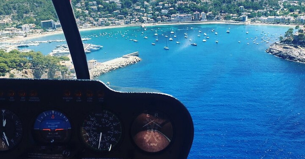 Tour privado en helicóptero de 42 minutos en Palma de Mallorca