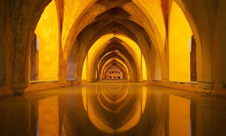 Image 4: Entrada al Real Alcázar de Sevilla con Audioguía
