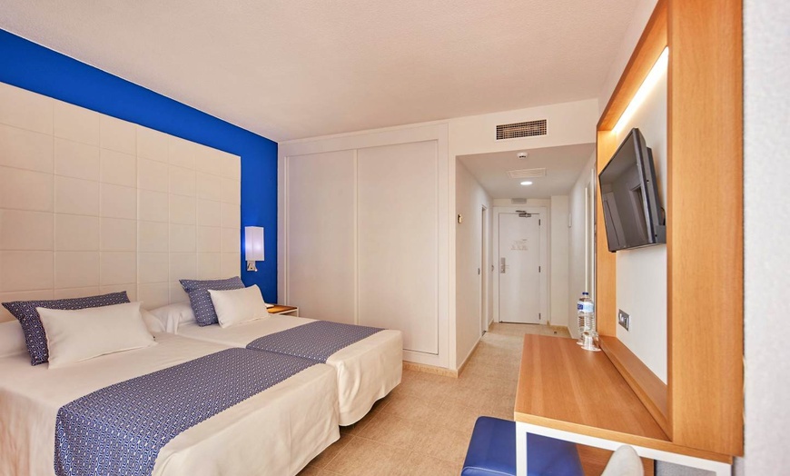 Image 3: ✈ COSTA DEL SOL | Torremolinos - Ibersol Torremolinos Beach 4* - Śn...