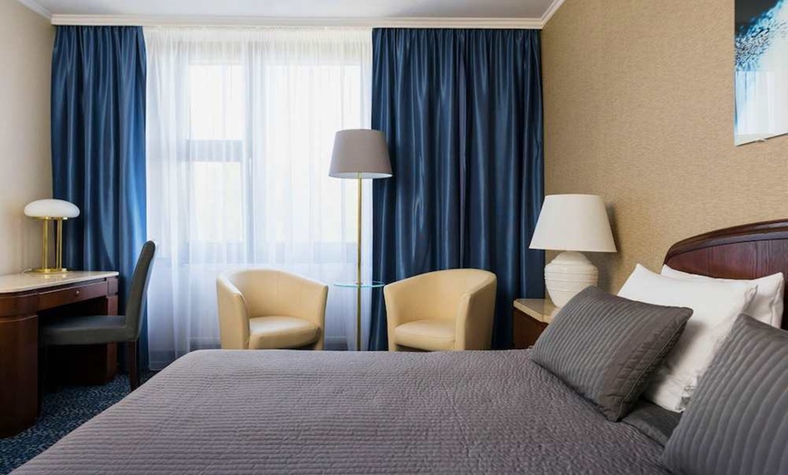 Image 2: ✈ POLSKA | Kraków - Crown Piast Hotel & Park 5* - City break