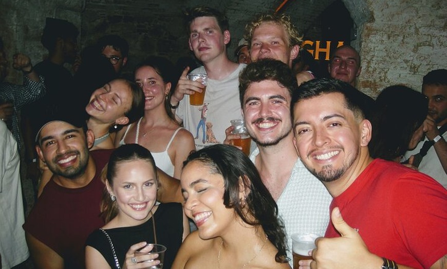 Image 43: OG Barcelona Night Adventure — 3 bares, 3 chupitos y entrada VIP al...