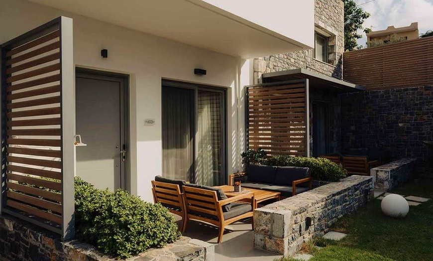 Image 8: ✈ CRÈTE | Agia Pelagia - Seascape Luxury Residences 4* - Piscine ex...