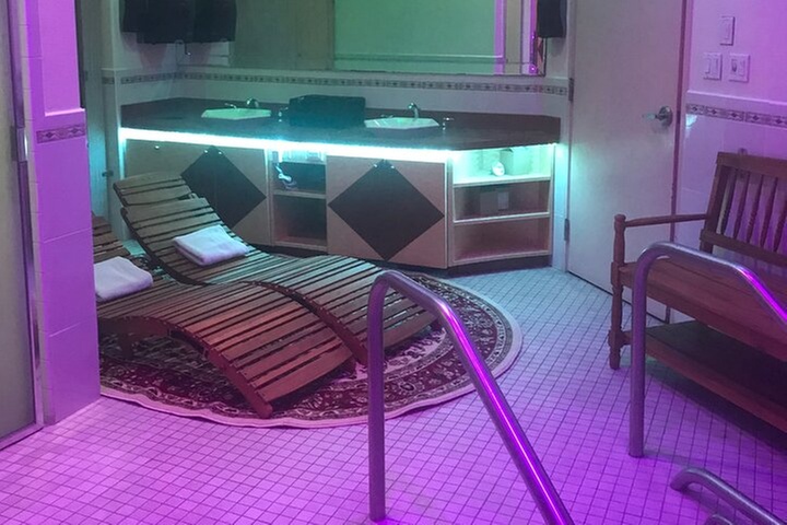 Private Spa Experience with Jacuzzi, Sauna and Hot Stone Massage