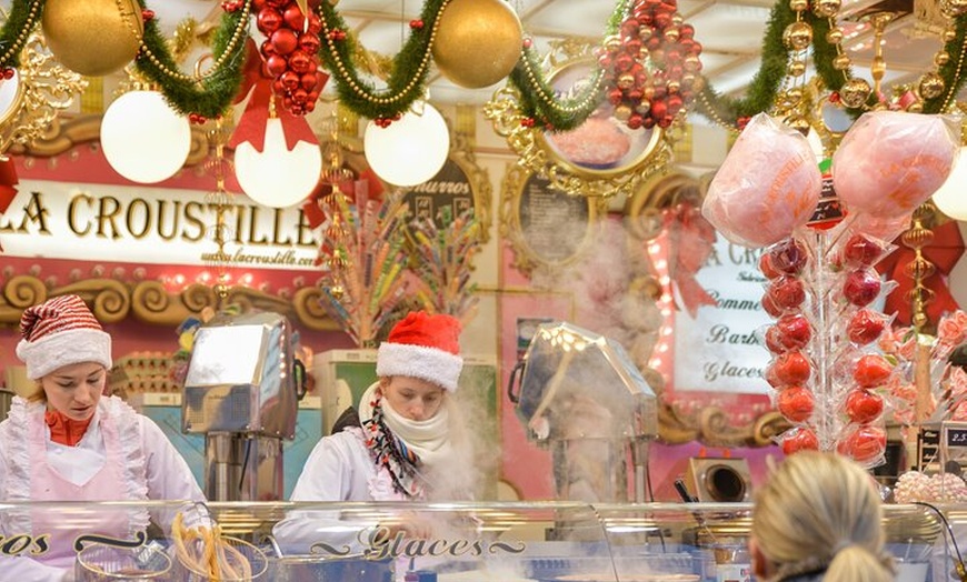 Image 12: Marché de Noël de Rouen et pique-nique en bord de mer Visite privée...
