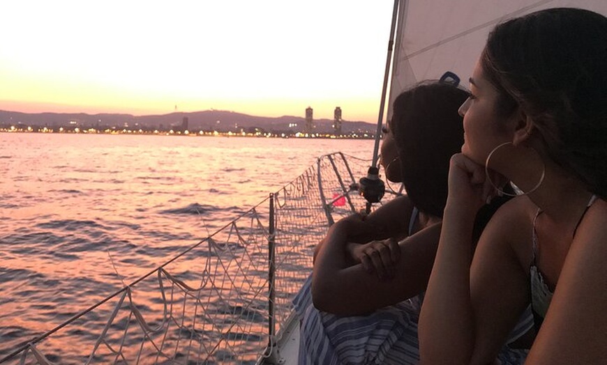 Image 13: Barcelona Sunset Private Saxiphone y barra libre