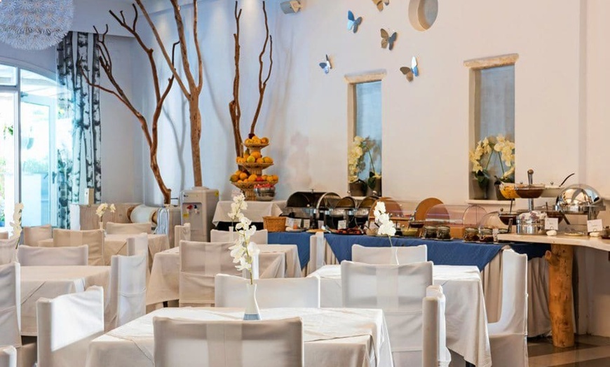Image 8: ✈ SANTORIN | Perissa - Meltemi Village Hotel 4*
