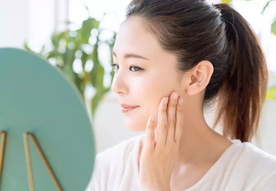 $399 For One Juvéderm Ultra Injectable Filler With A Facial Injecta...