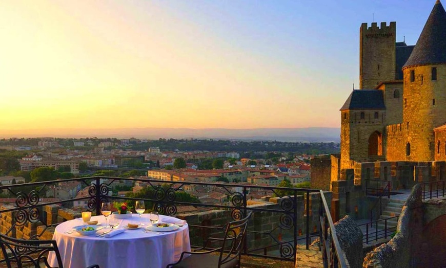 Image 1: ✈ OCCITANIE | Carcassonne - Hotel de la Cité - M Gallery 5*, 2 nuit...