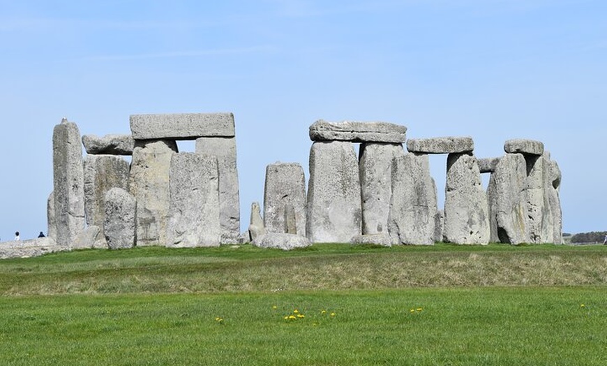 Image 2: Private Taxi Tour to Stonehenge and Sailsbury