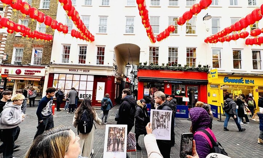 Image 12: Taylor Swift London Boy Walking Tour