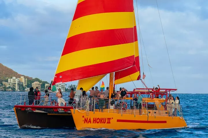 South Shore Open Sail from Kewalo Harbor Including Drinks