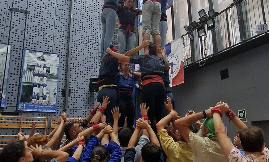Image 11: Tour a pie por Barcelona con Castellers
