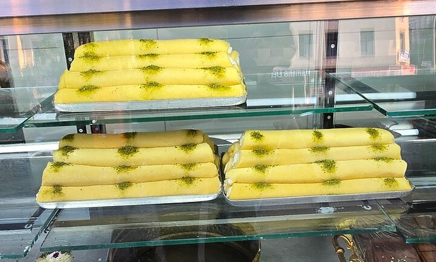 Image 41: Berlin VIP TOUR - Private Bus Tour inklusive Chauffeur und Guide