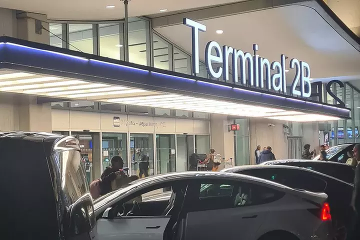 Transfert Privé Aller-Simple : Aéroport CDG vers Disneyland Paris - Image 5