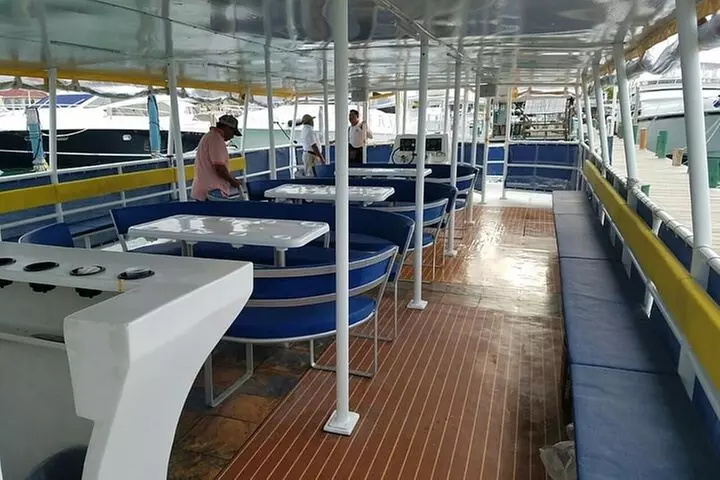 Isla Mujeres Private Catamaran Tour with Transportation