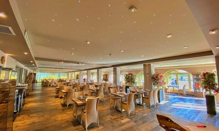 Image 8: ✈ CORSE | Ajaccio - Hôtel Campo dell'Oro 4*, 2 nuit - Piscine extér...