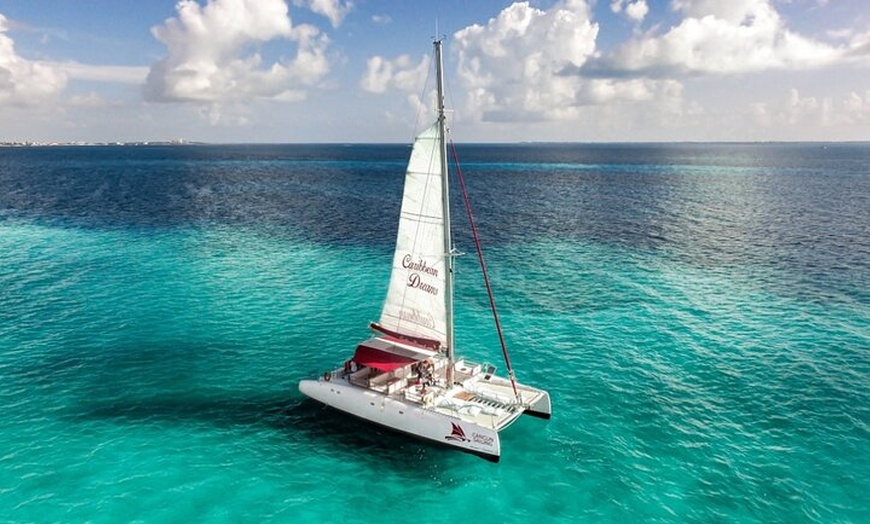 Image 7: Isla Mujeres Catamaran Tour with Snorkeling, Open Bar and Buffet