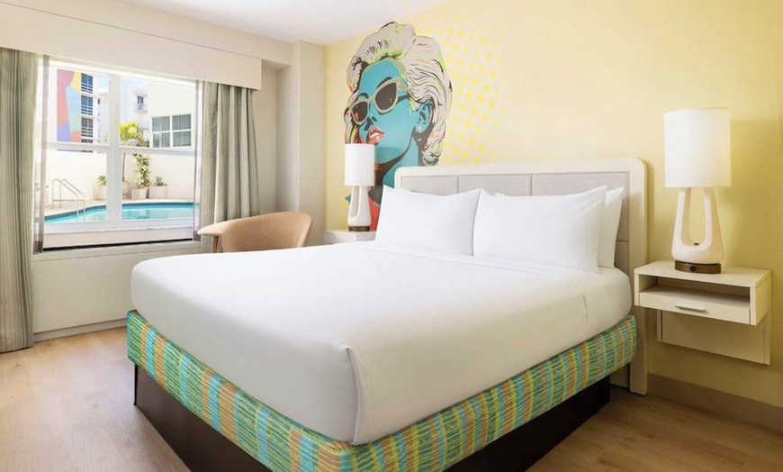 Image 4: ✈ FLORIDE | Miami - Hotel Continental Miami Beach, Tapestry Collect...