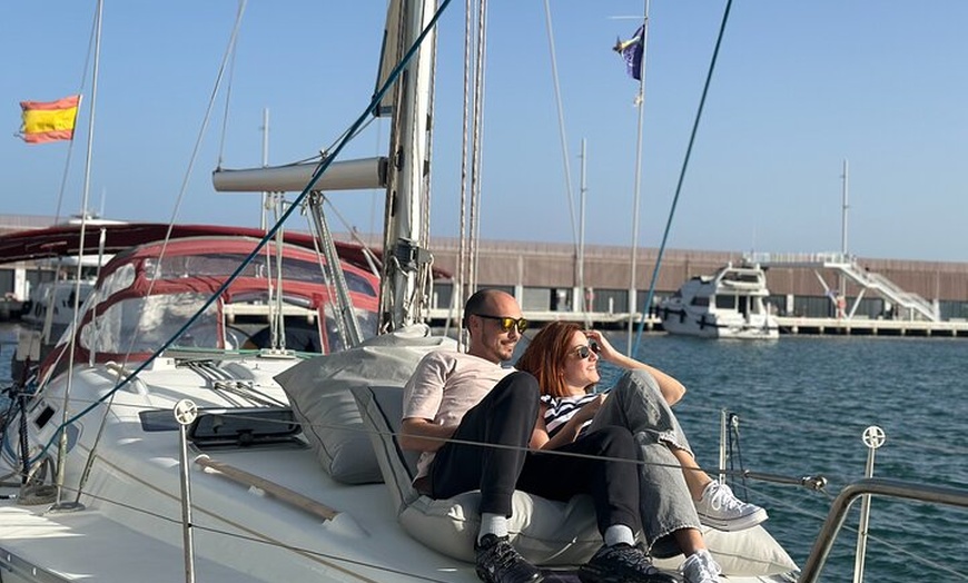 Image 3: Paseo en Barco Privado por Barcelona con Barra libre y snacks