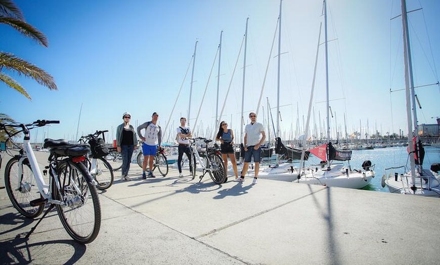 Image 10: Recorrido en bicicleta por lo más destacado de Barcelona