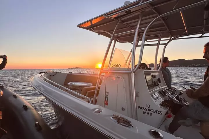 Croisière bateau au Coucher du Soleil avec Apéritif aux îles sangui...
