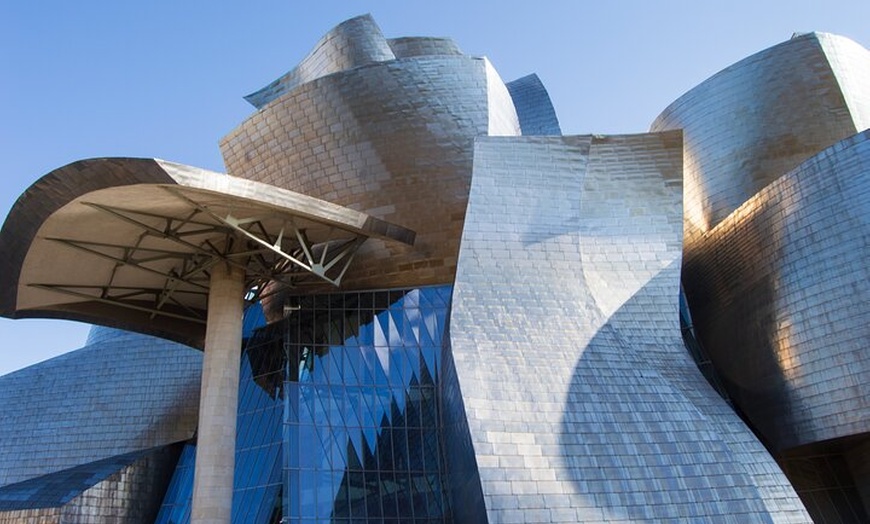 Image 4: Entrada al Museo Guggenheim Bilbao