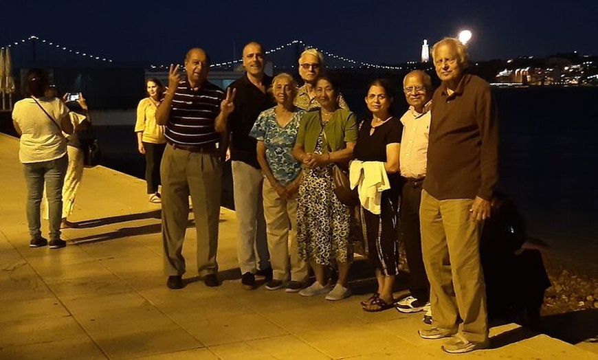 Image 6: Málaga de Noche : Tour Privado & Personalizable por la Ciudad Nocturna