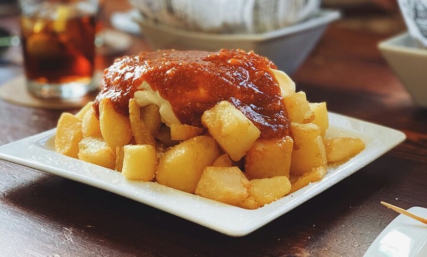 Image 7: Madrid : Tour a pie por La Latina con bebida y tapas tradicionales