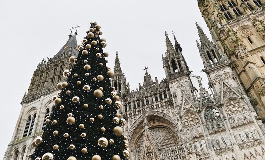 Image 2: Visite de Noël en Normandie : Falaises d'Étretat & Marché de Rouen ...