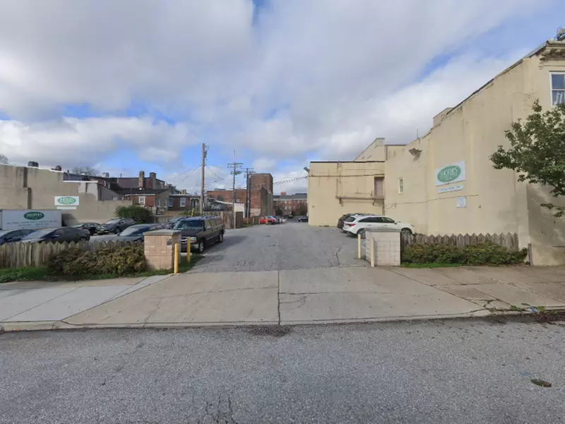 Parking at 930 S. Charles St. Lot