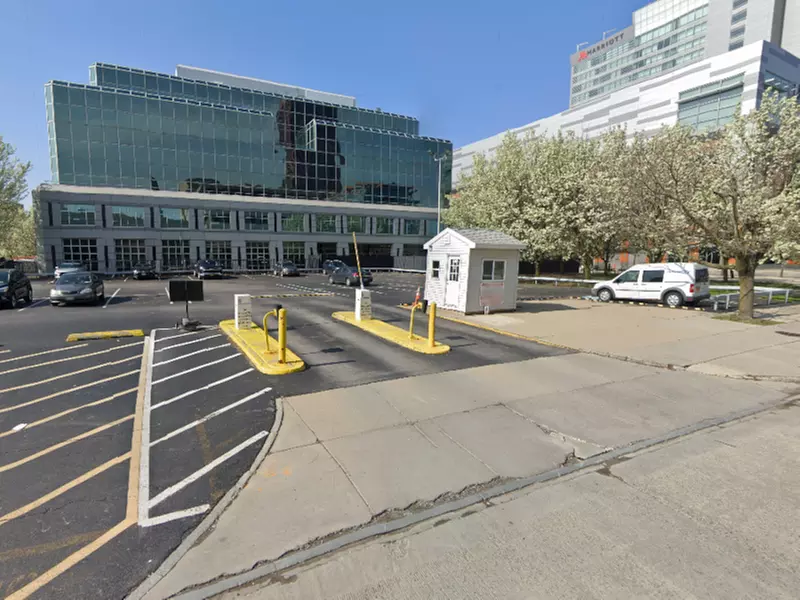 Parking at 33 Scott St. Lot