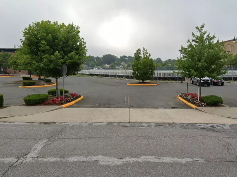 Parking at 35 Abendroth Ave. Lot