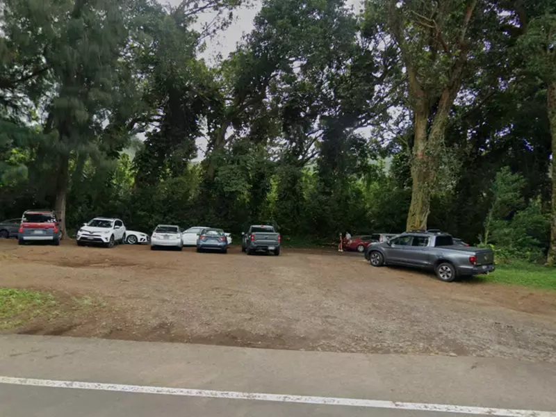 Parking at [H554] 4151 Nu'uanu Pali Dr. Lot