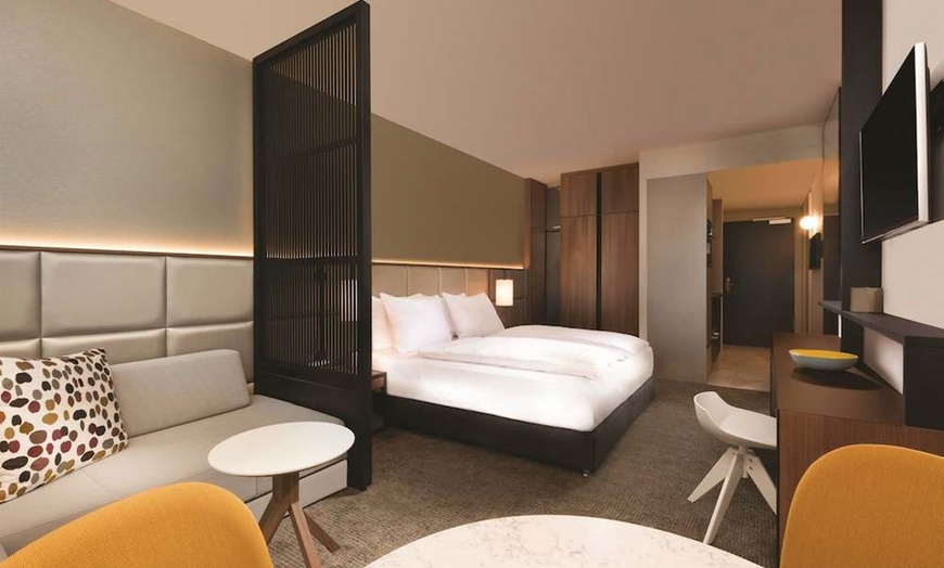 Image 2: ✈ NIEMCY | Frankfurt - Adina Apartment Hotel Frankfurt Westend 4* -...