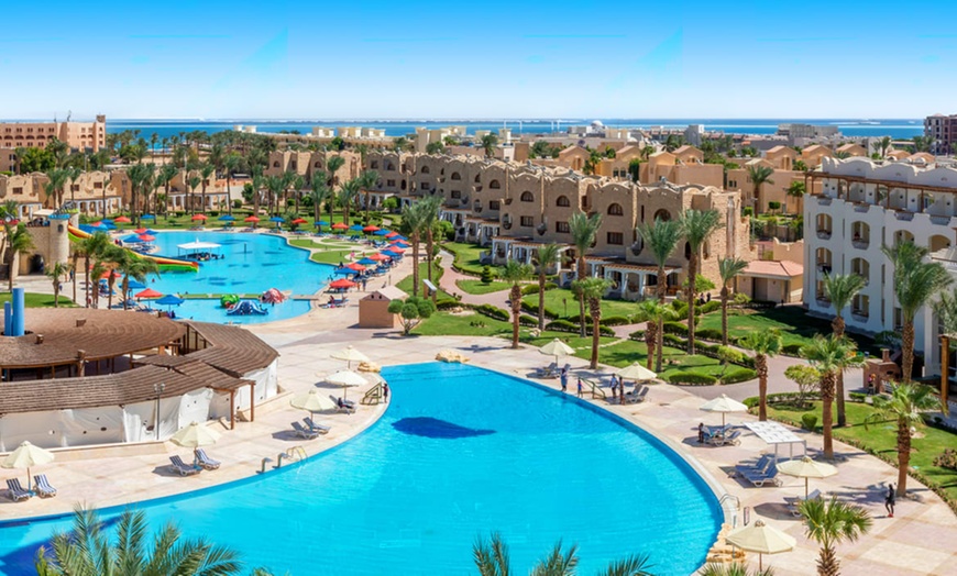 Image 1: ✈ EGYPTE | Hurghada - Royal Lagoons Aqua Park Resort & Spa 5* - Pis...