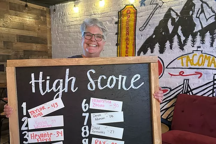 Axe Academy Standard Axe Throwing Experience - Second Medium