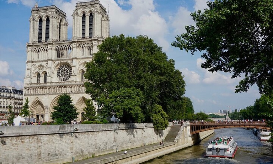 Image 18: Histoire de Paris, Visite de la cathédrale Notre-Dame et billets d'...