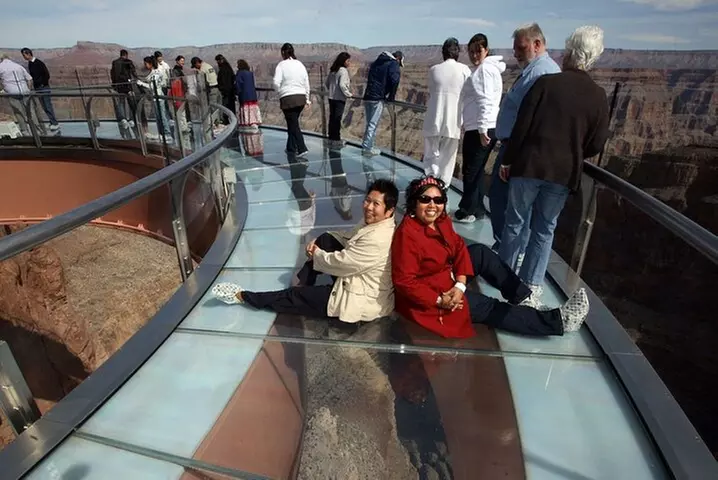 Grand Canyon Skywalk & Seven Magic Mountains Tour