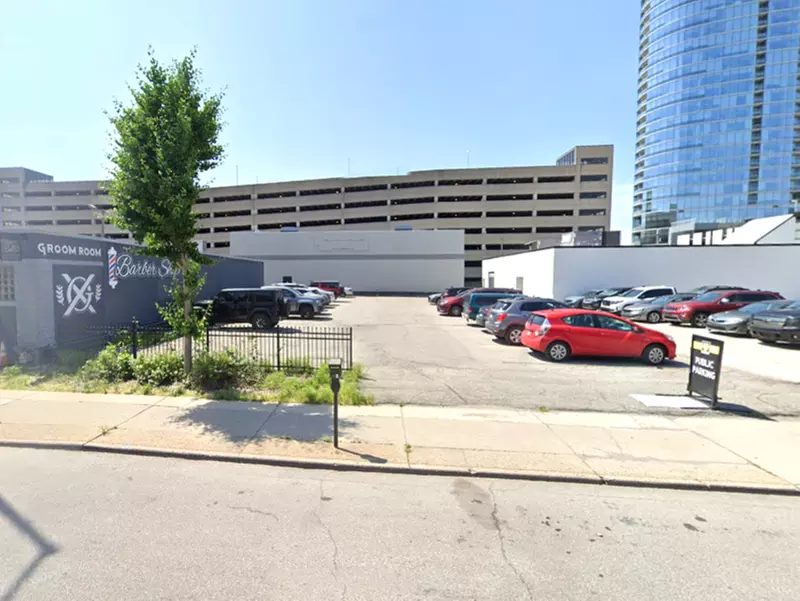 Parking at [3009] 411 E. Ohio St. Lot