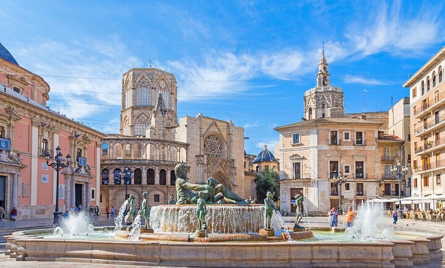 Image 12: Visita guiada de 7 días en Sevilla, Granada y Barcelona desde Madrid