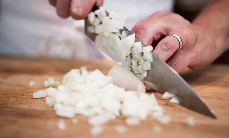 Image 13: Hacer Tapas y Paella Españolas + Vino Ilimitado (3 - Comida de Plato)