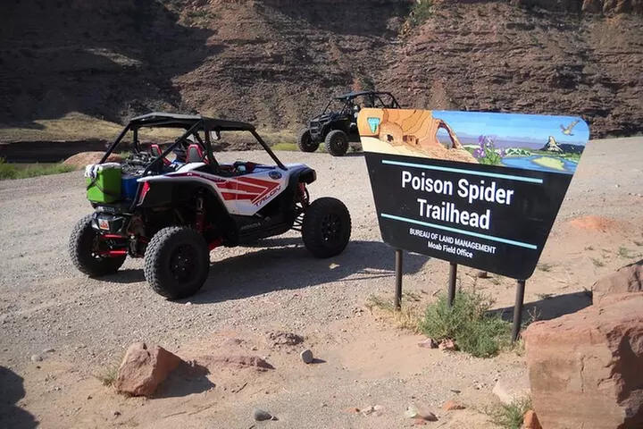 BEST! Poison Spider U-Drive 4X4 Tour in Moab +Dinosaur Tracks!