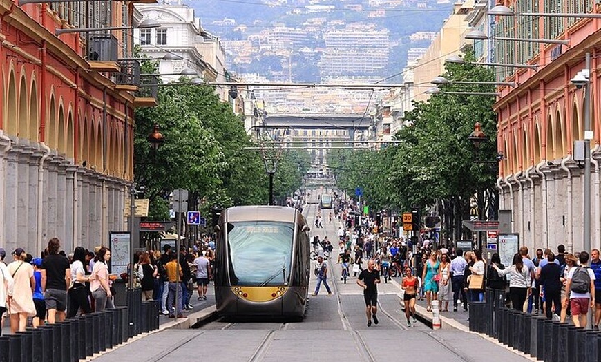 Image 10: Excursion privée d'une journée de 12 heures de Nice à Marseille et ...