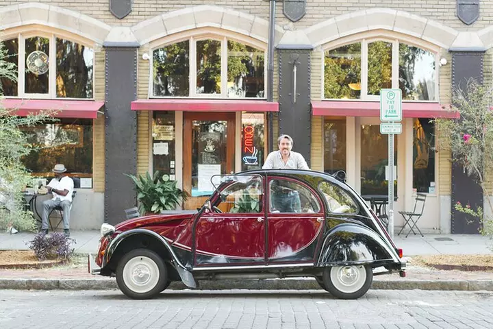 Private Historic Savannah Tour in a Vintage Citroën