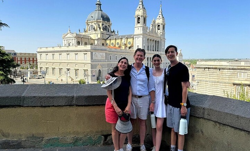 Image 47: Visita guiada a pie exclusiva guiada por la Ciudad Vieja de Madrid